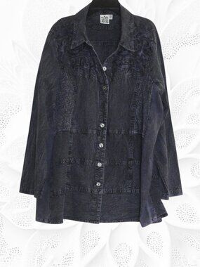 Parsley & Sage 1X Plus Size Acid Washed Long Sleeve Top